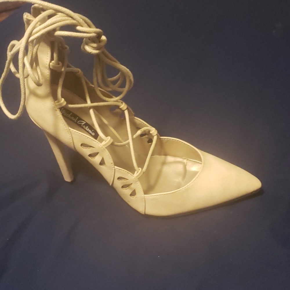 Shoes - Picture 1 of 2